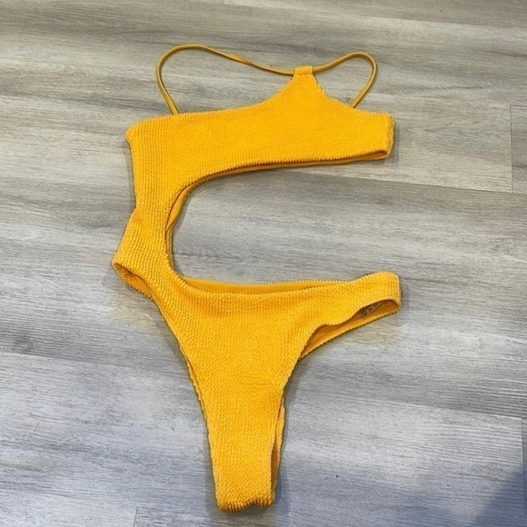 Zaful One Piece Textured Yellow One Shoulder Monokini Swimsuit Sexy Size M 6 - Picture 2 of 7